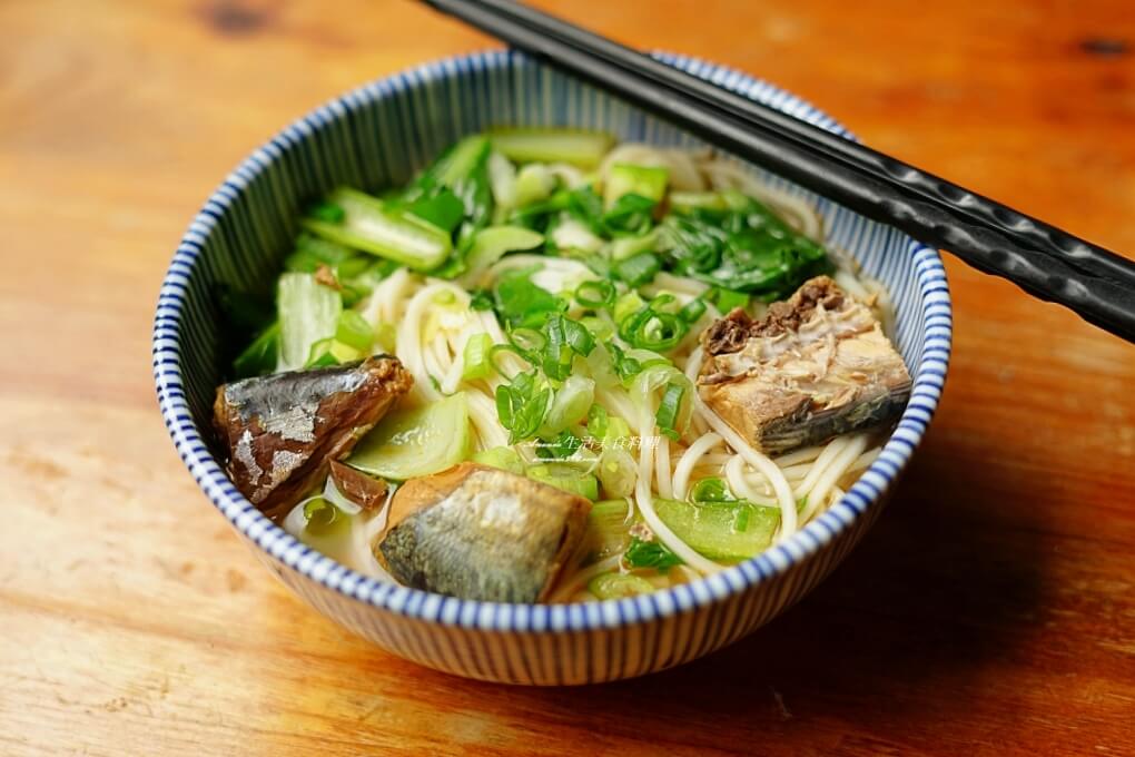 茄汁鯖魚麵 颱風天必吃罐頭麵 Amanda生活美食料理