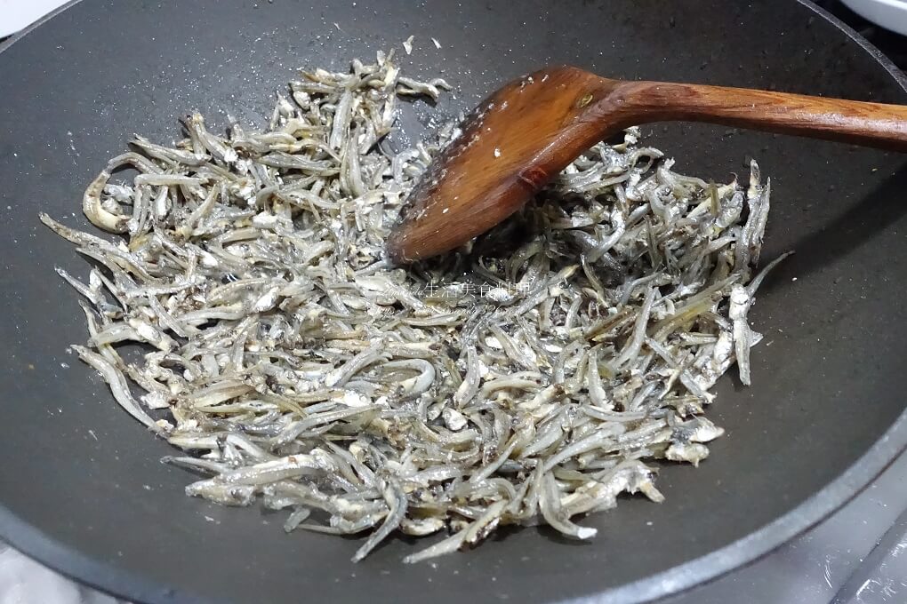 蜜汁小魚乾 三步驟做出香酥少腥味 健康高鈣零嘴 Amanda生活美食料理