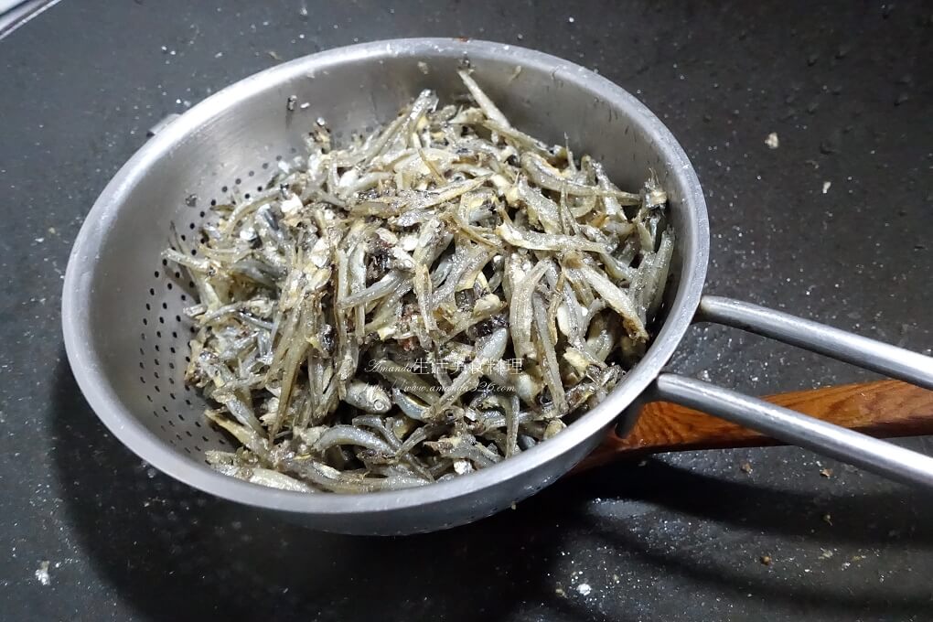 青辣椒炒小魚乾 蜜汁小魚也可做改造 Amanda生活美食料理