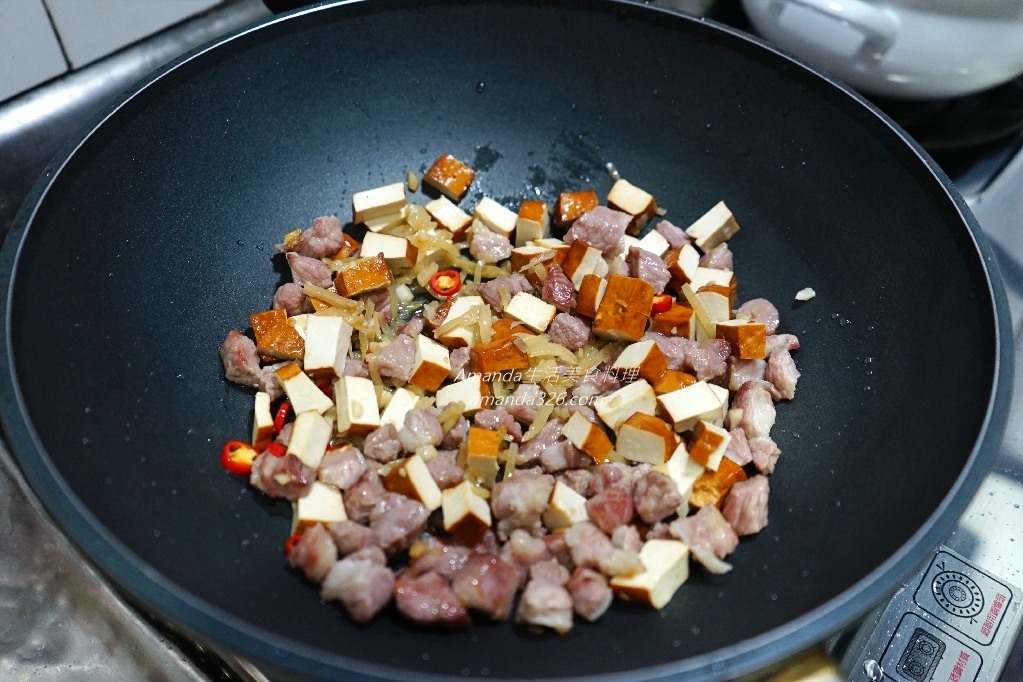 Amanda食譜,榨菜毛豆炒肉丁,榨菜炒毛豆,榨菜炒肉丁,毛豆炒肉丁,毛豆炒豆乾,毛豆炒豬肉,絞肉炒毛豆,豆乾炒豬肉,豬肉炒毛豆,豬肉炒豆乾,食譜 @Amanda生活美食料理