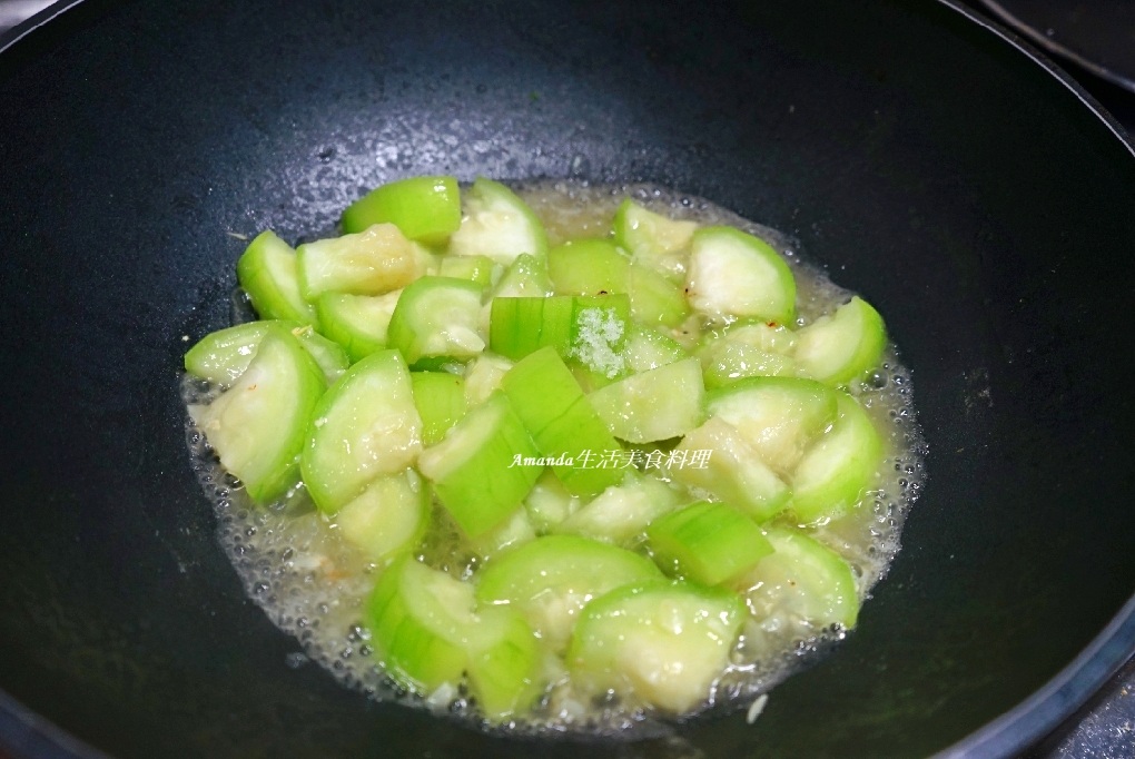 十分鐘上菜,櫻花蝦料理,櫻花蝦炒絲瓜,櫻花蝦炒蛋,炒絲瓜,絲瓜料理,絲瓜炒蛋,蔬食,蛋料理,蛋炒櫻花蝦,蛋炒絲瓜,食譜 @Amanda生活美食料理