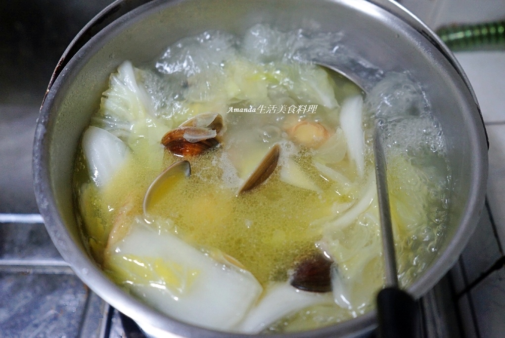 胡椒蔬菜雞湯,胡椒蛤蜊蔬菜雞湯,胡椒蛤蜊雞湯,胡椒雞湯,蔬菜胡椒雞湯,蔬菜蛤蜊雞湯,蛤蜊胡椒雞湯,蛤蜊蔬菜胡椒雞湯,蛤蜊蔬菜雞湯,雞湯,食譜 @Amanda生活美食料理